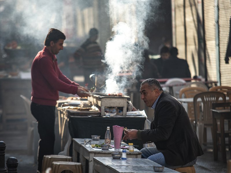 Ein Markt Im Basar, Auf Dem Der Adana-Kebab Erfunden Wurde